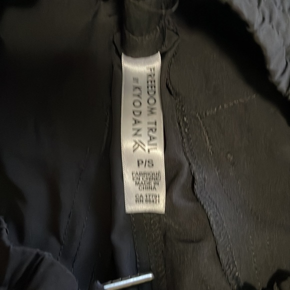 Active joggers - Picture 3 of 5